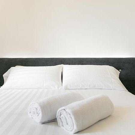 Domus Cavour Rooms&Suites Tirano Rum bild
