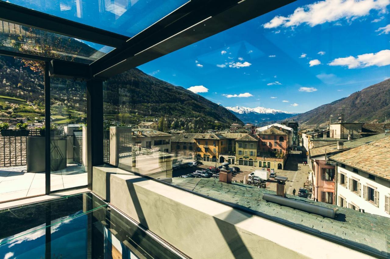 Domus Cavour Rooms&Suites Tirano Exteriör bild