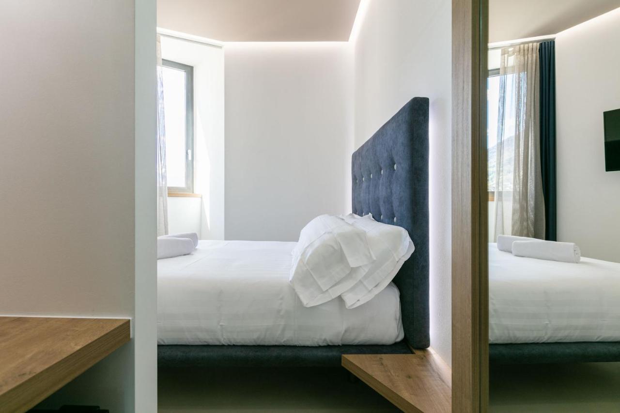 Domus Cavour Rooms&Suites Tirano Exteriör bild