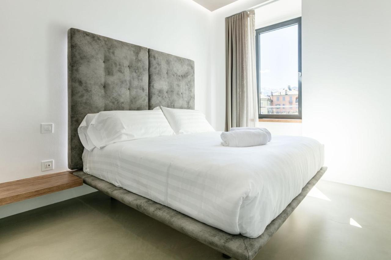 Domus Cavour Rooms&Suites Tirano Exteriör bild