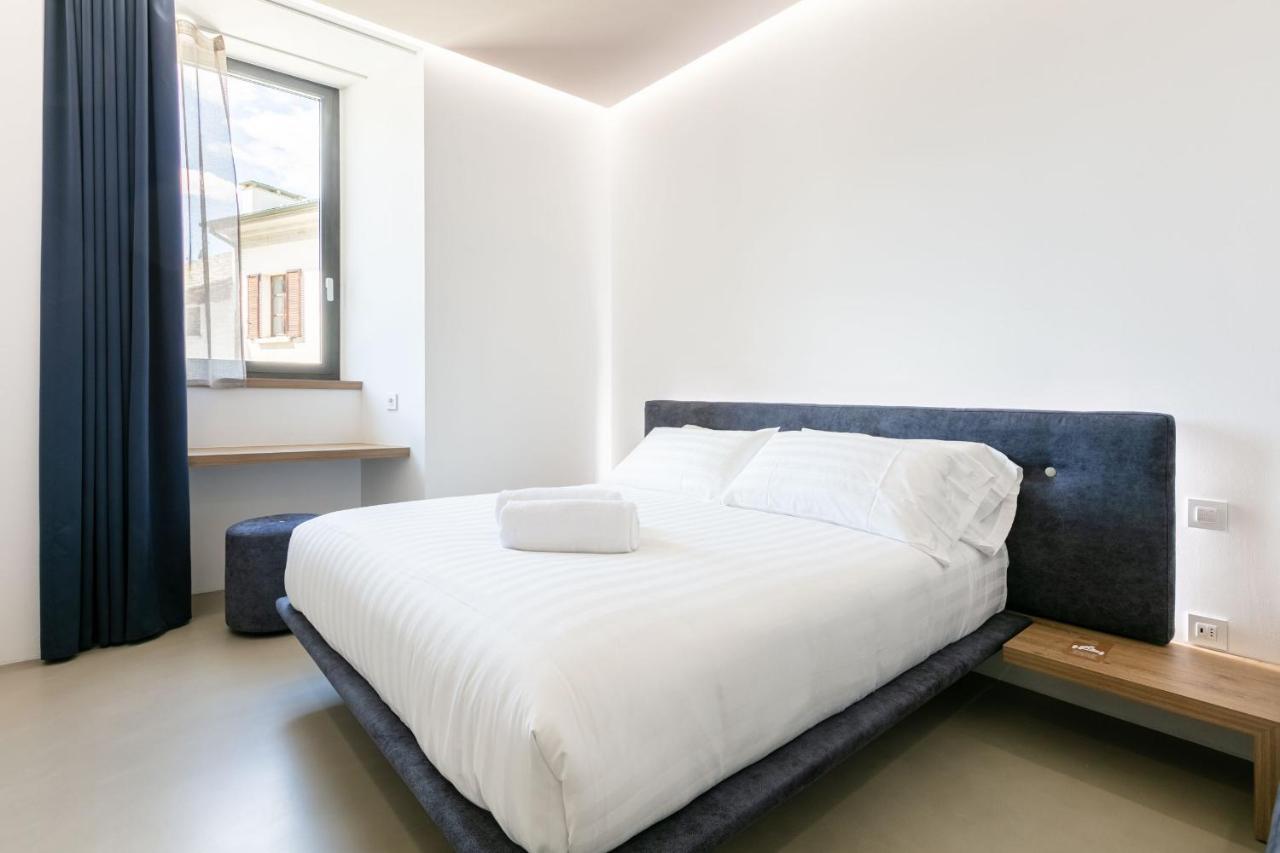 Domus Cavour Rooms&Suites Tirano Rum bild