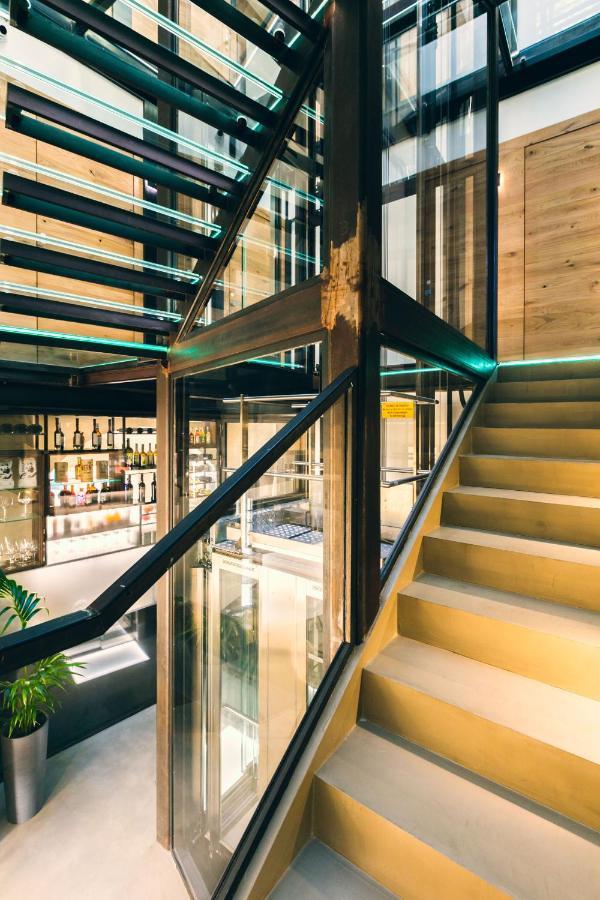 Domus Cavour Rooms&Suites Tirano Exteriör bild