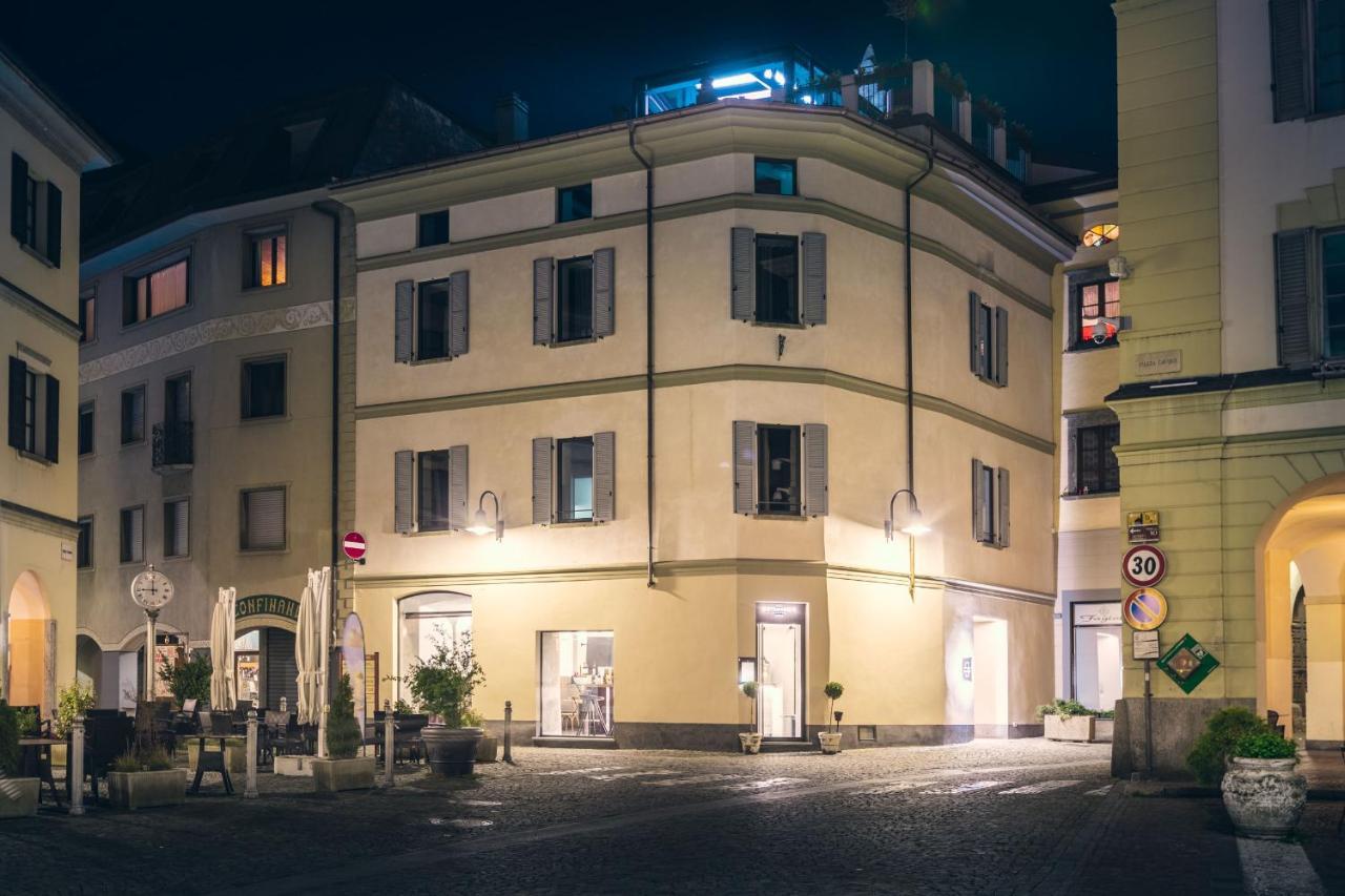 Domus Cavour Rooms&Suites Tirano Exteriör bild
