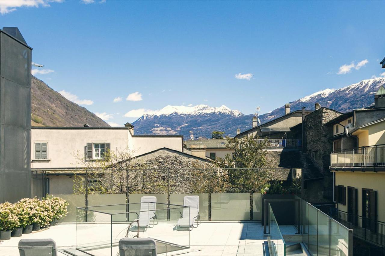 Domus Cavour Rooms&Suites Tirano Exteriör bild