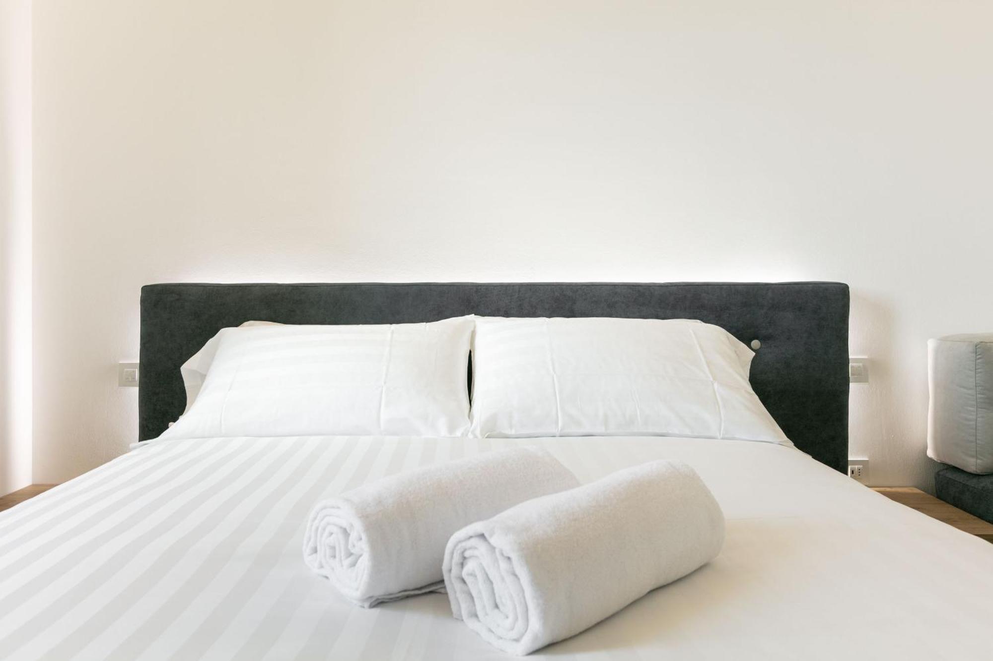 Domus Cavour Rooms&Suites Tirano Rum bild