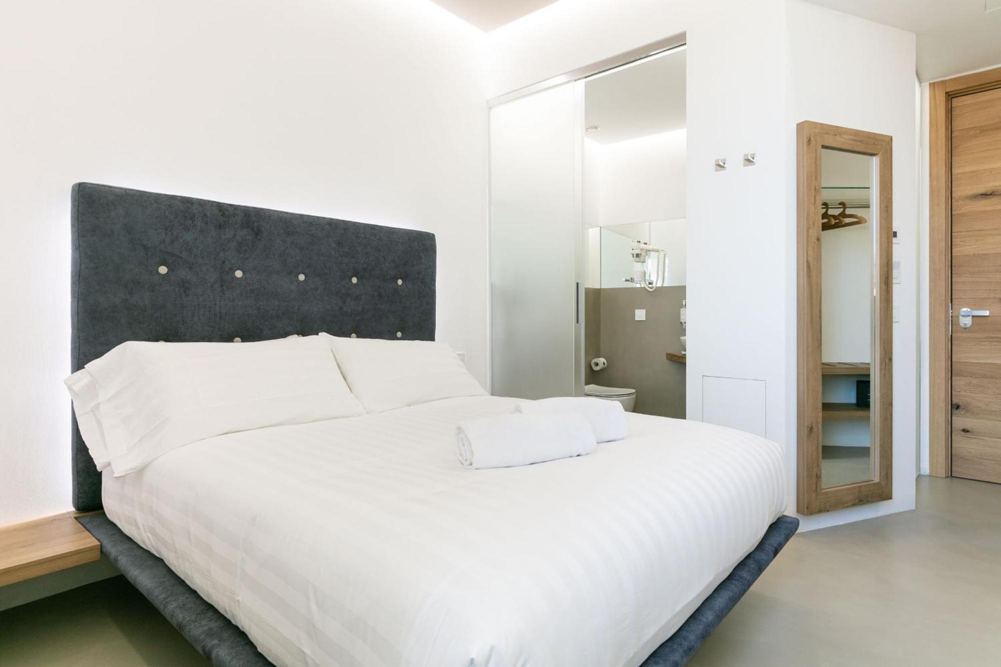 Domus Cavour Rooms&Suites Tirano Rum bild