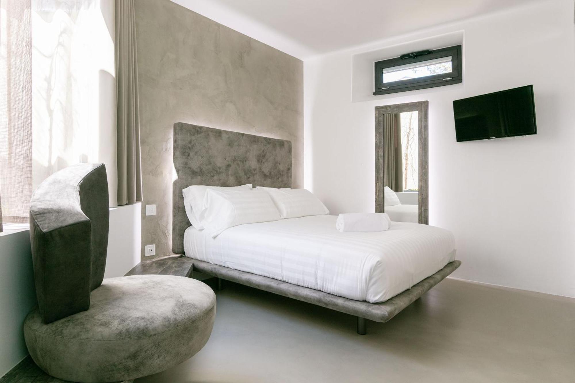 Domus Cavour Rooms&Suites Tirano Rum bild